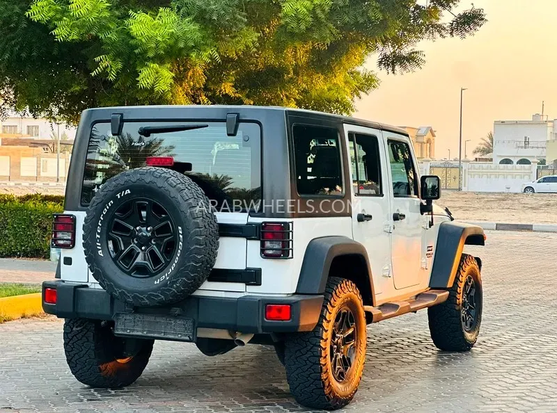 Jeep Wrangler 2016 for Sale in Sharjah Image-8