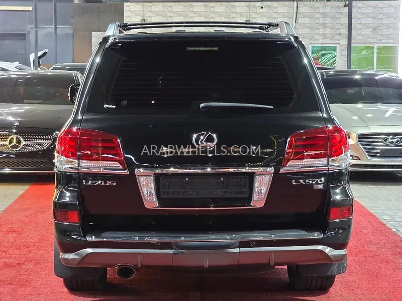 Lexus LX 2015 for Sale in Ajman Image-8