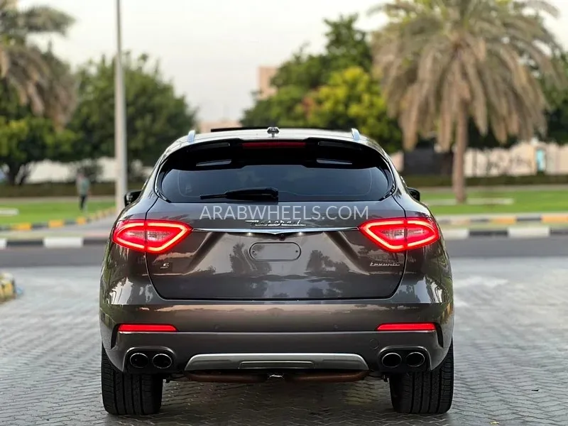 Maserati Levante 2017 for Sale in Sharjah Image-4