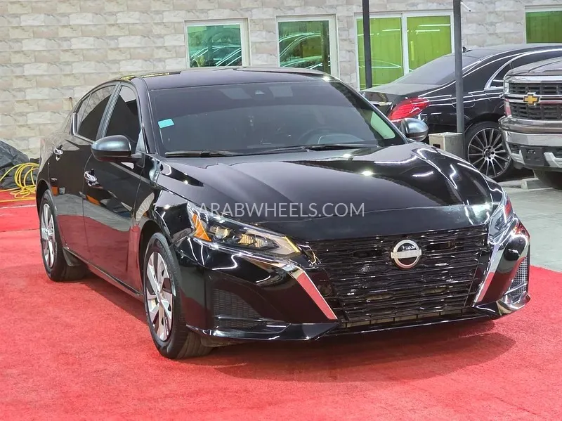 Nissan Altima 2024 for Sale in Ajman Image-3