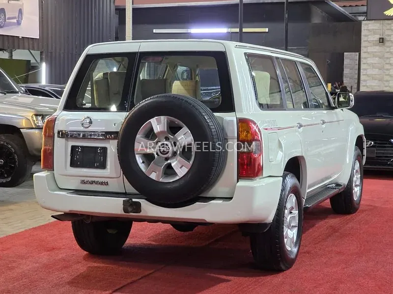 Nissan Patrol 2008 for Sale in Ajman Image-11
