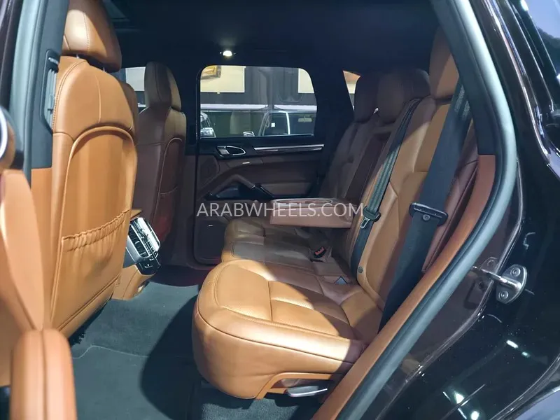Porsche Cayenne 2017 for Sale in Ajman Image-14