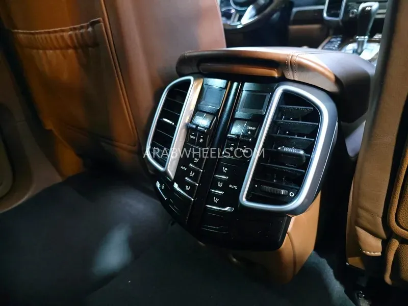 Porsche Cayenne 2017 for Sale in Ajman Image-15