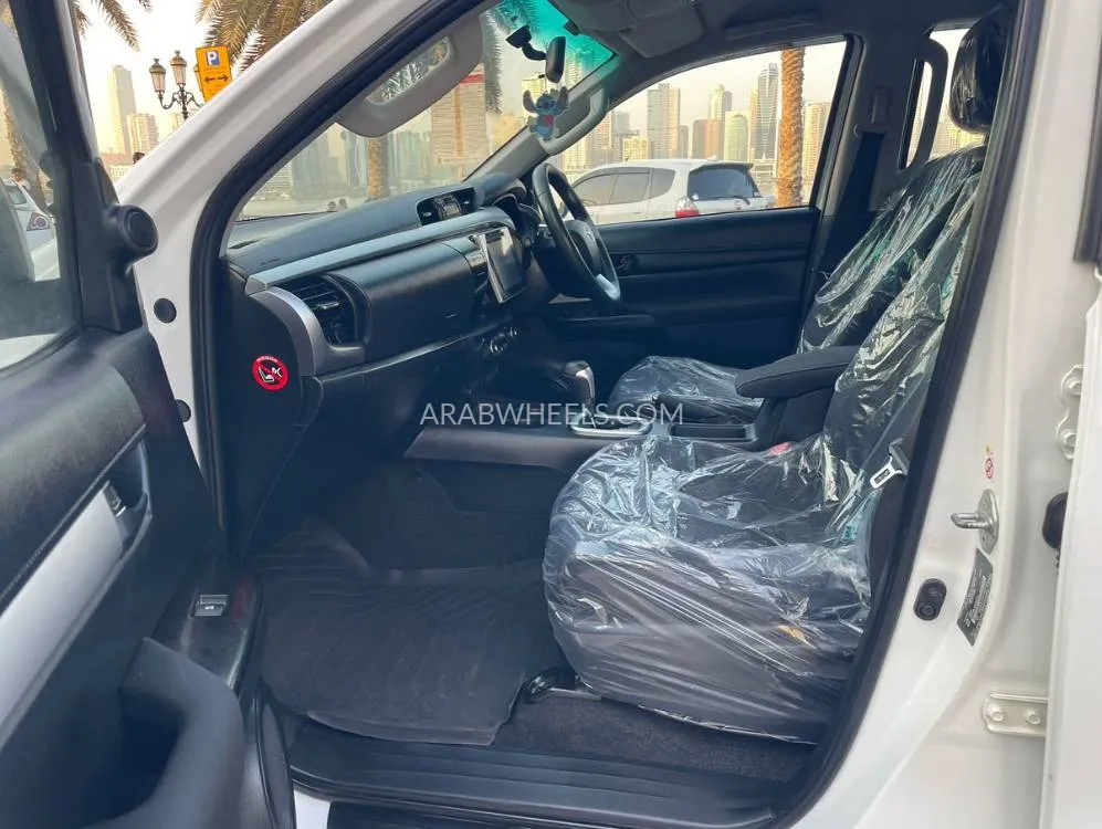 تويوتا هايلوكس 2017 for Sale in دبي Image-7