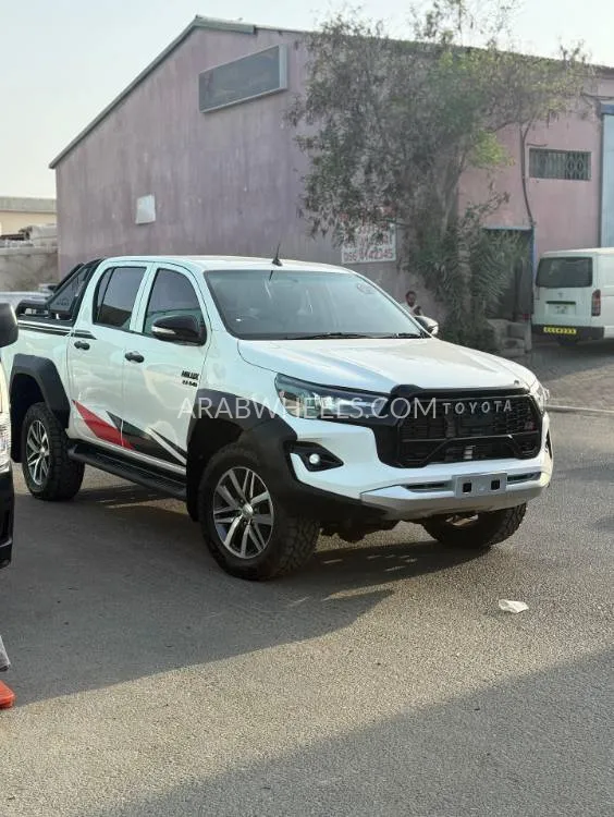 تويوتا هايلوكس 2018 for Sale in دبي Image-2