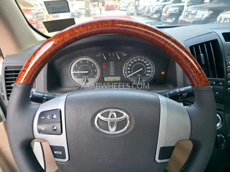 Toyota Land Cruiser 2014 for Sale in Ajman Image-20