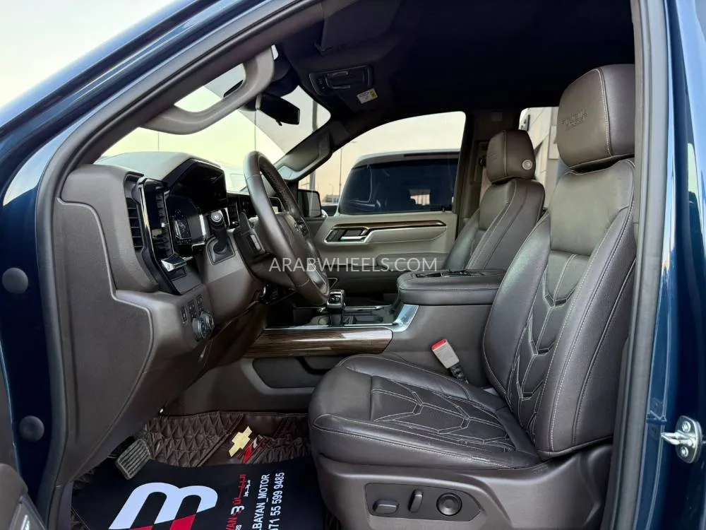Chevrolet Silverado 2022 for Sale in Abu Dhabi Image-7