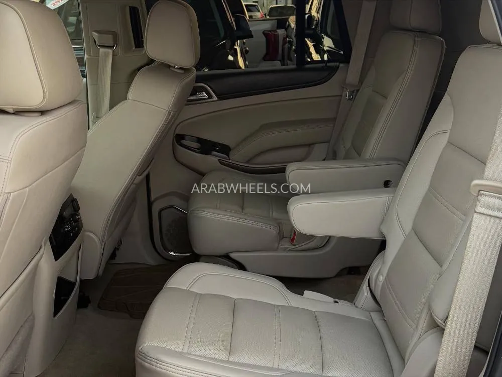 GMC Yukon 2018 for Sale in Sharjah Image-7