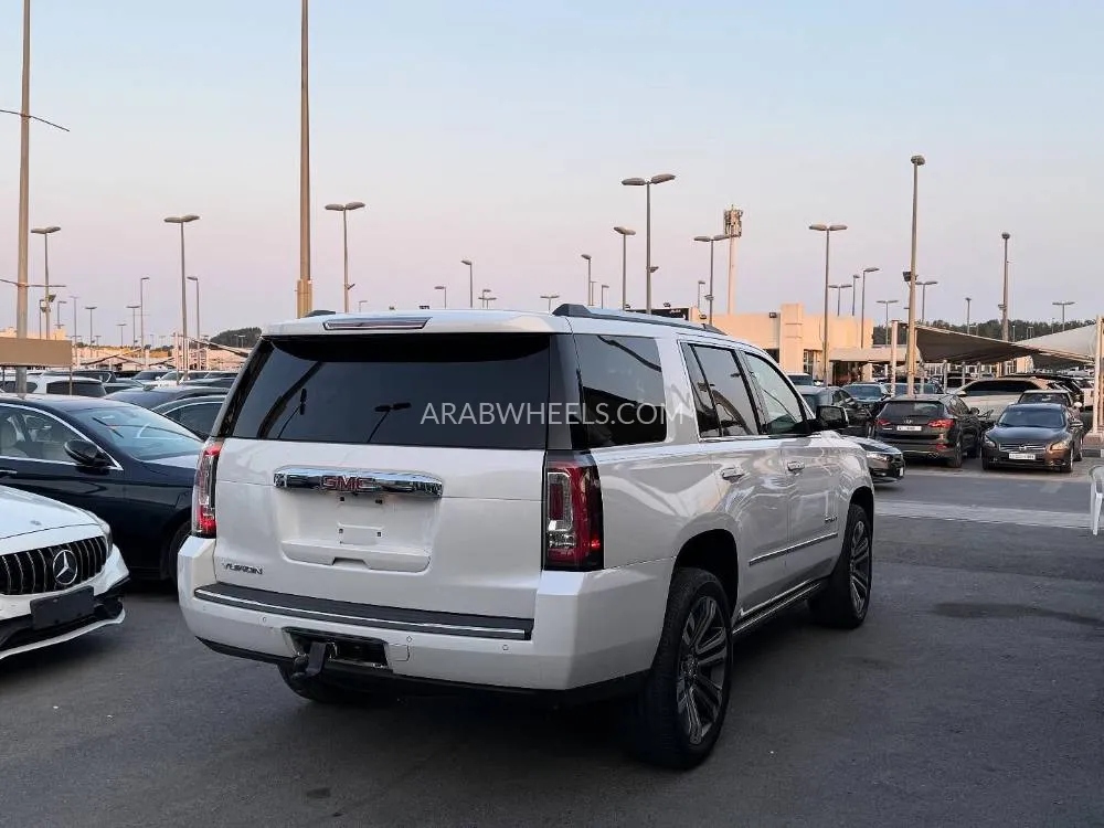 GMC Yukon 2018 for Sale in Sharjah Image-10