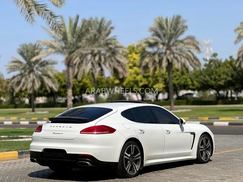 Porsche Panamera 2014 for Sale in Sharjah Image-4