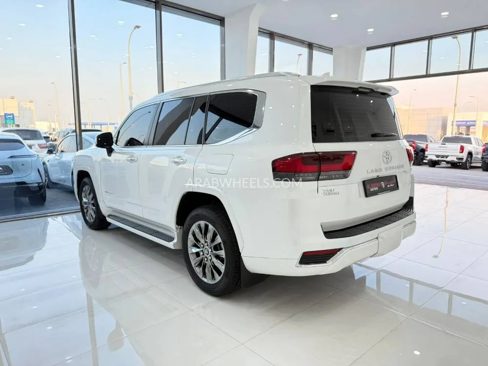 Toyota Land Cruiser 2023 for Sale in Abu Dhabi Image-3