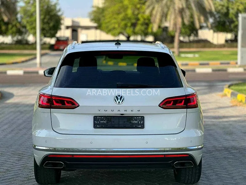 Volkswagen Touareg 2018 for Sale in Sharjah Image-8