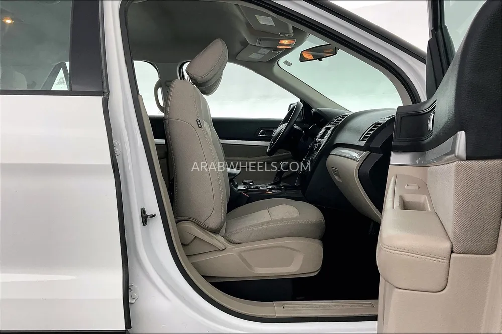 Ford Explorer 2018 for Sale in Sharjah Image-13