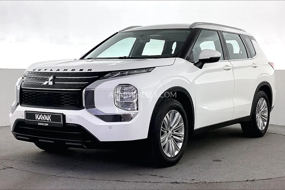 Mitsubishi Outlander 2023 for Sale in Sharjah Image-1