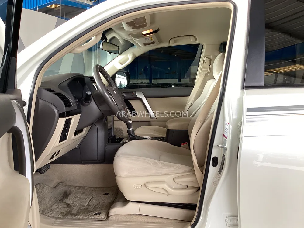 Toyota Land Cruiser Prado 2022 for Sale in Sharjah Image-9
