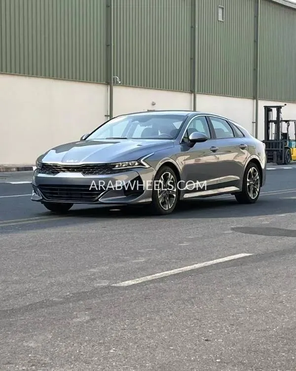 كيا K5 2022 for Sale in أم القيوين Image-3