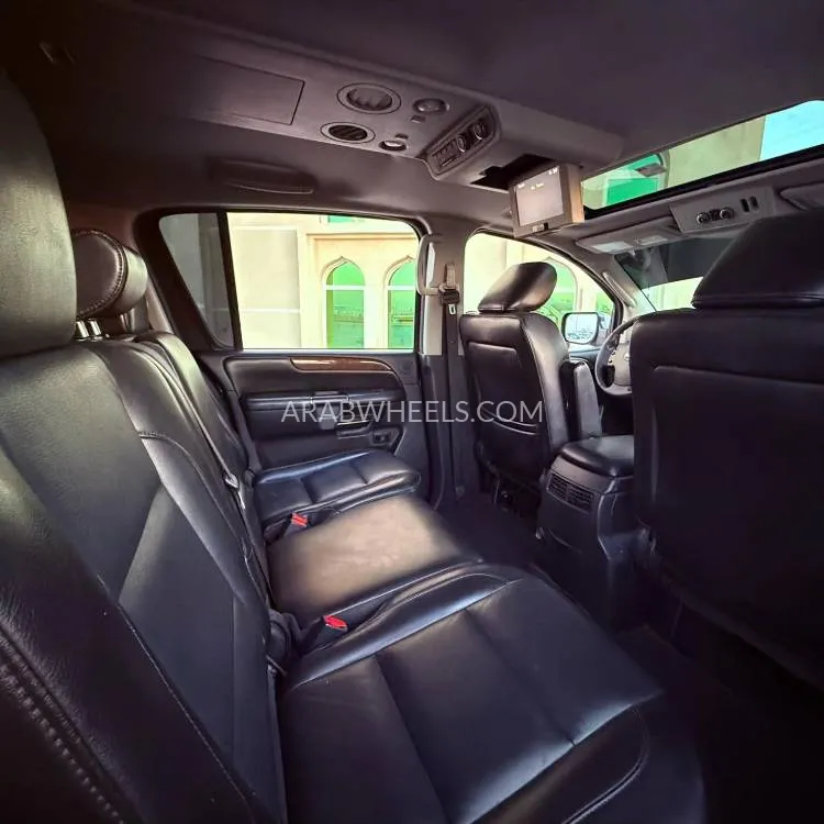 نيسان أرمادا 2012 for Sale in عجمان Image-6