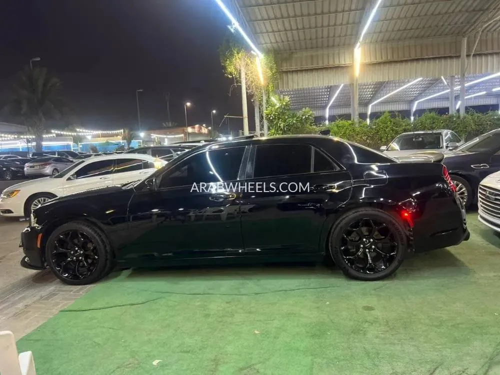 Chrysler 300 2016 for Sale in Ajman Image-5