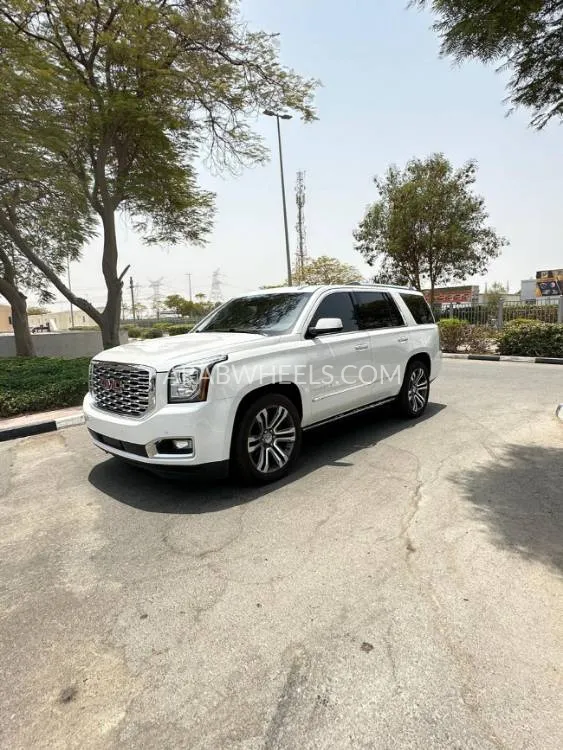GMC Yukon 2019 for Sale in Ajman Image-3