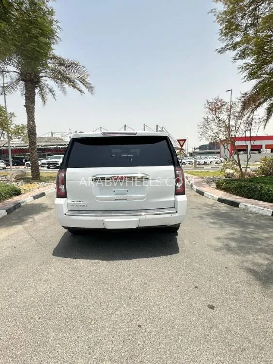 GMC Yukon 2019 for Sale in Ajman Image-5