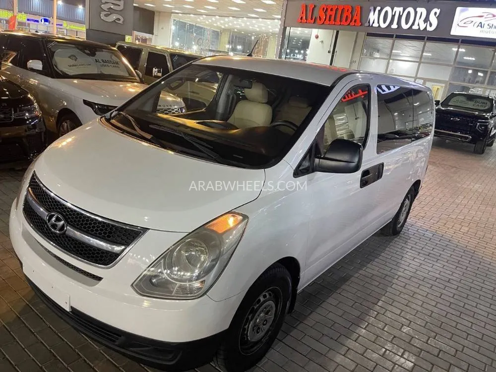 Hyundai H-1 Starex 2014 for Sale in Ajman Image-4