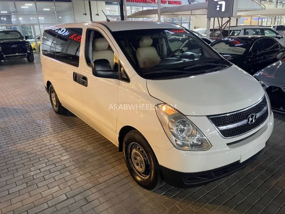 Hyundai H-1 Starex 2014 for Sale in Ajman Image-5