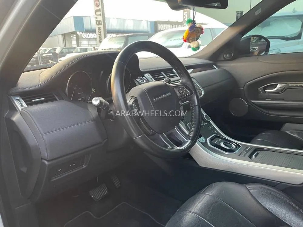 Land Rover Range Rover Evoque 2017 for Sale in Ajman Image-12