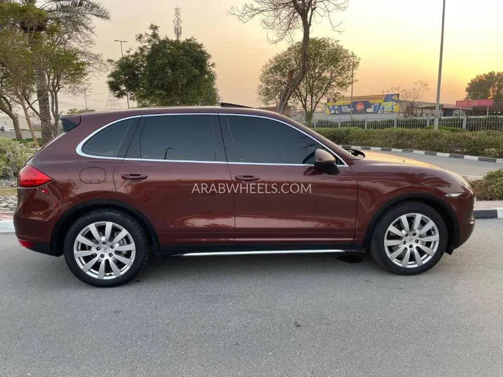 Porsche Cayenne 2011 for Sale in Ajman Image-12