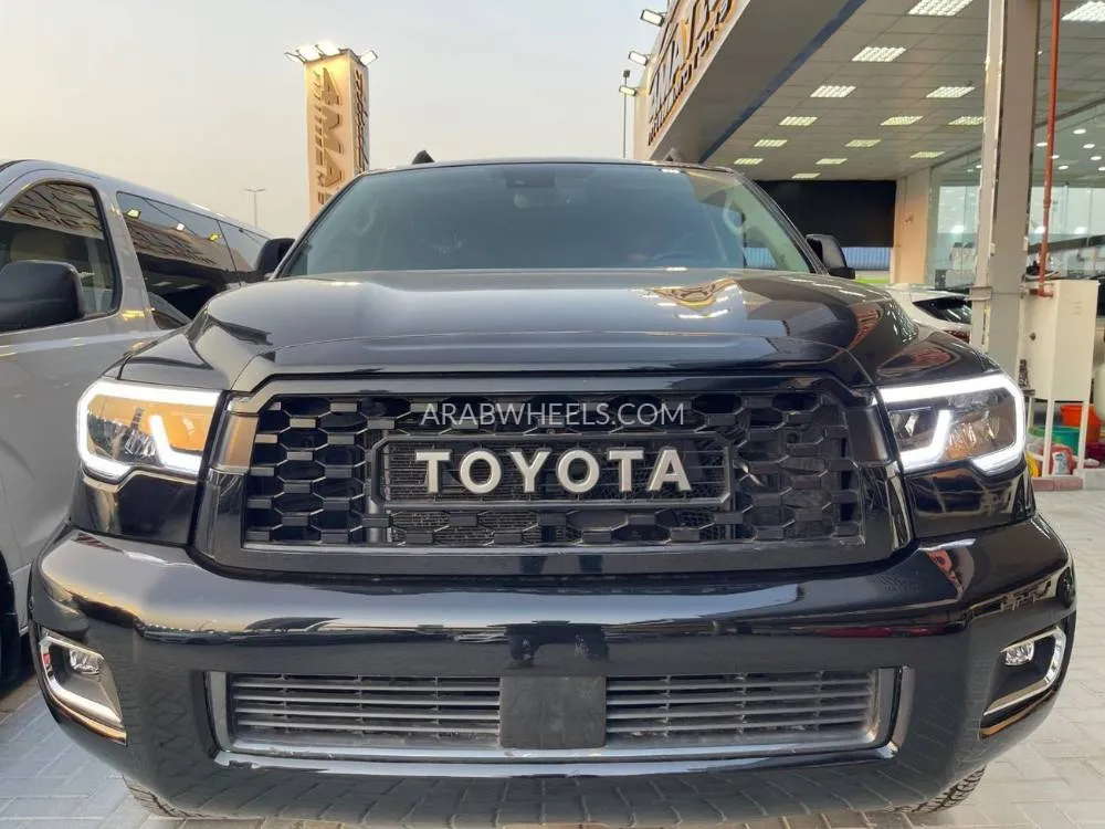 Toyota Sequoia 2021 for Sale in Ajman Image-2