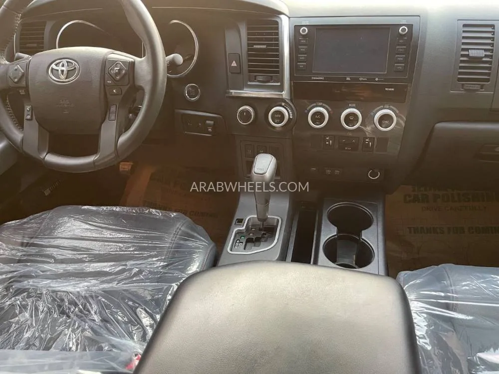 Toyota Sequoia 2021 for Sale in Ajman Image-19