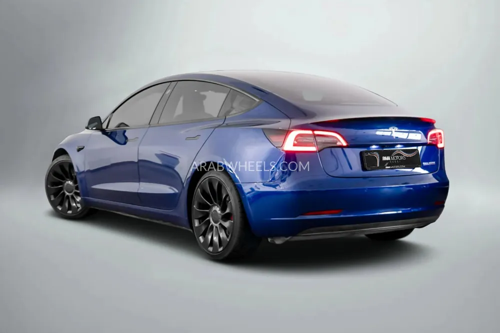 Tesla Model 3 2021 for Sale in Dubai Image-2