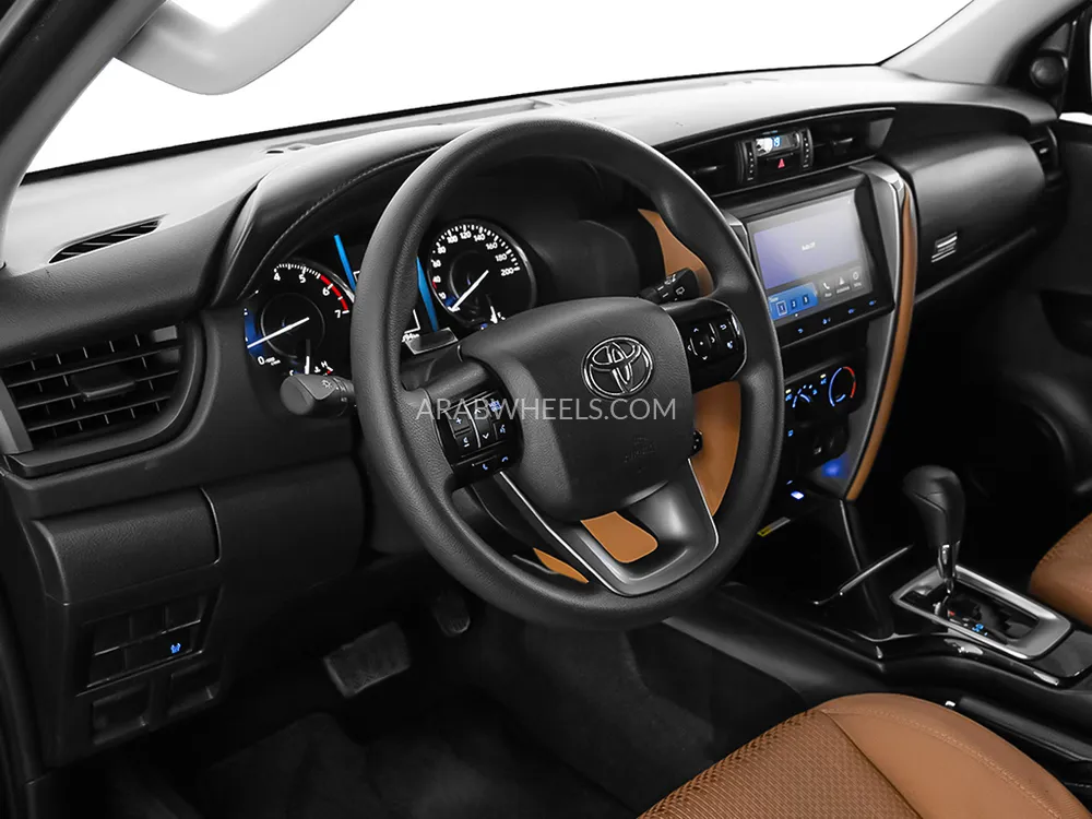 Toyota Fortuner 2025 for Sale in Dubai Image-7