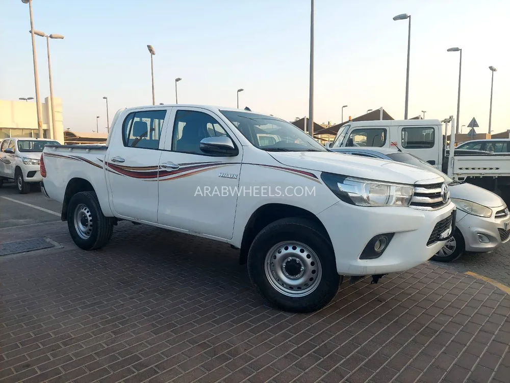 Toyota Hilux 2018 for Sale in Sharjah Image-2