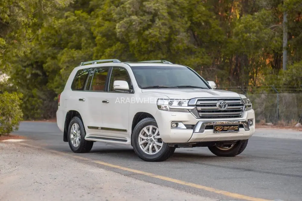 Toyota Land Cruiser 2016 for Sale in Sharjah Image-2