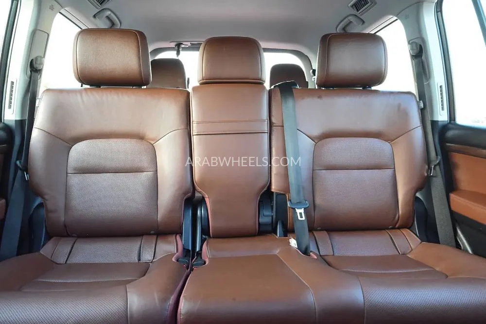 Toyota Land Cruiser 2017 for Sale in Sharjah Image-13