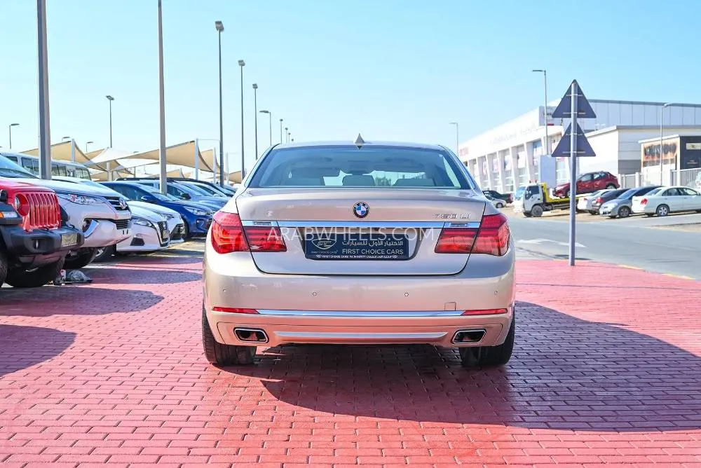 BMW 7 series 2013 for Sale in Sharjah Image-7