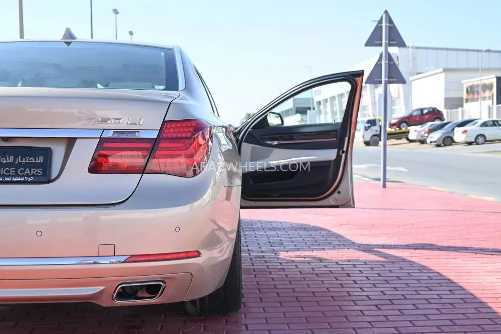 BMW 7 series 2013 for Sale in Sharjah Image-8