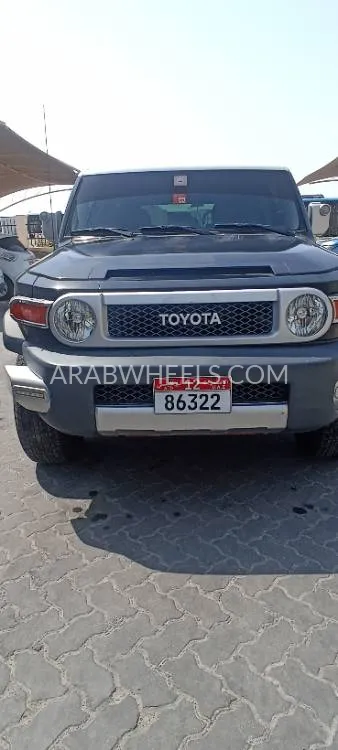Toyota FJ Cruiser 2013 for Sale in Abu Dhabi Image-3