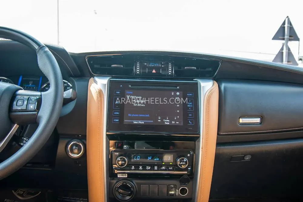 Toyota Fortuner 2019 for Sale in Sharjah Image-18