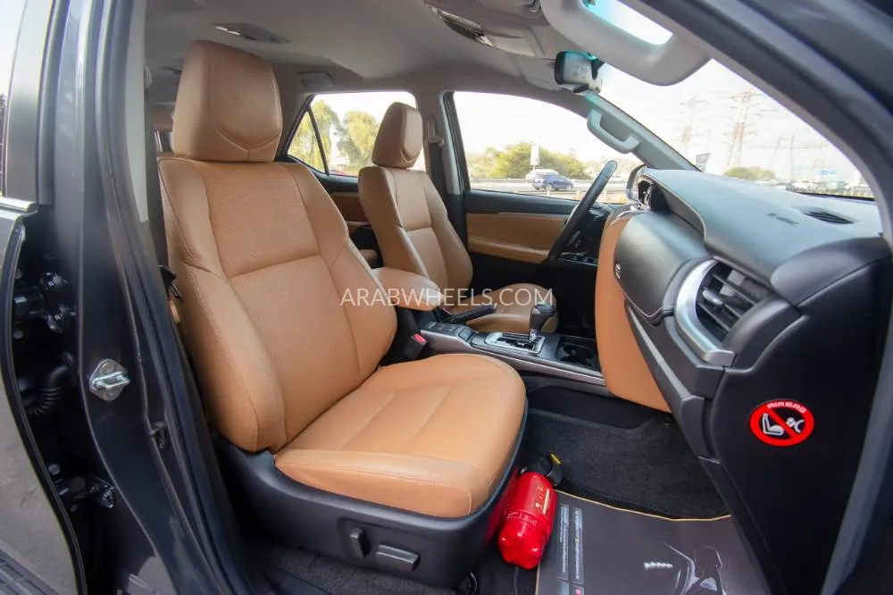 Toyota Fortuner 2022 for Sale in Sharjah Image-11