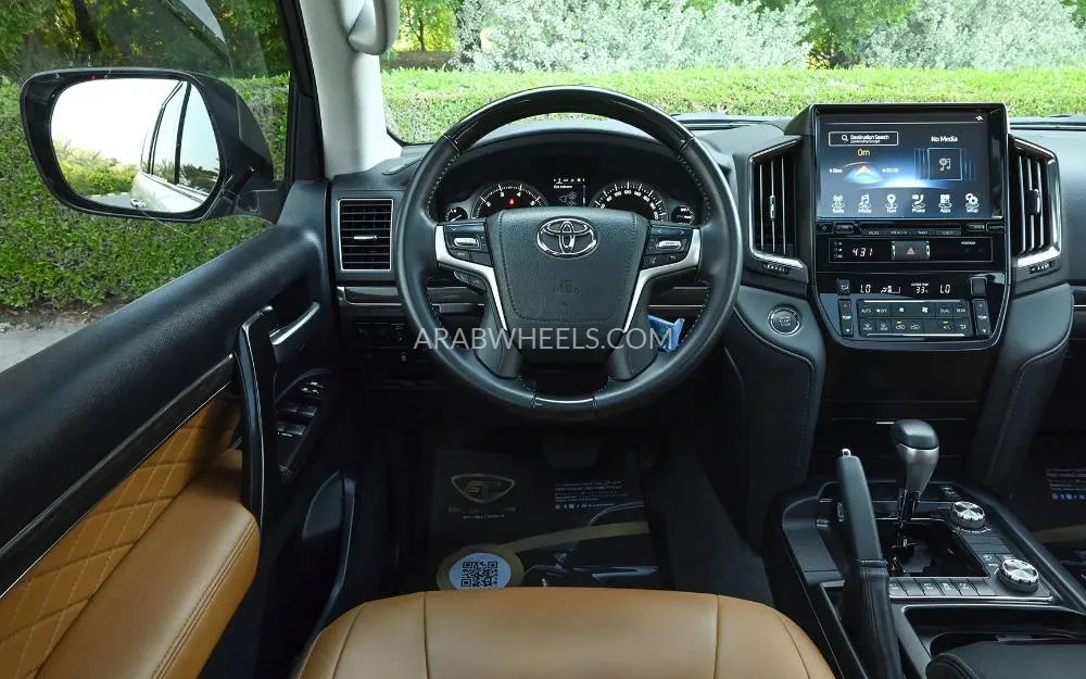 Toyota Land Cruiser 2021 for Sale in Sharjah Image-10