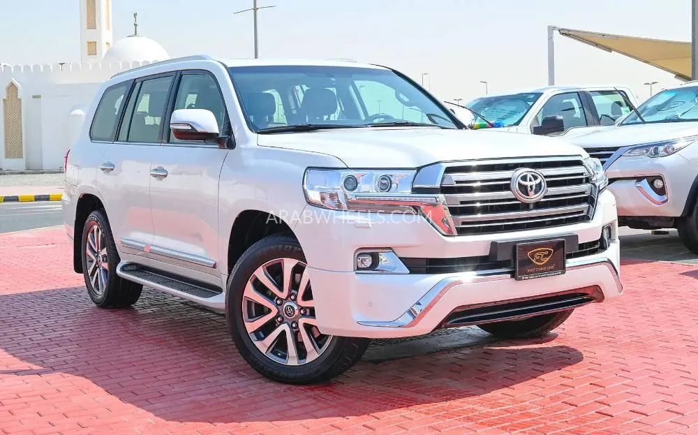 Toyota Land Cruiser 2017 for Sale in Sharjah Image-2