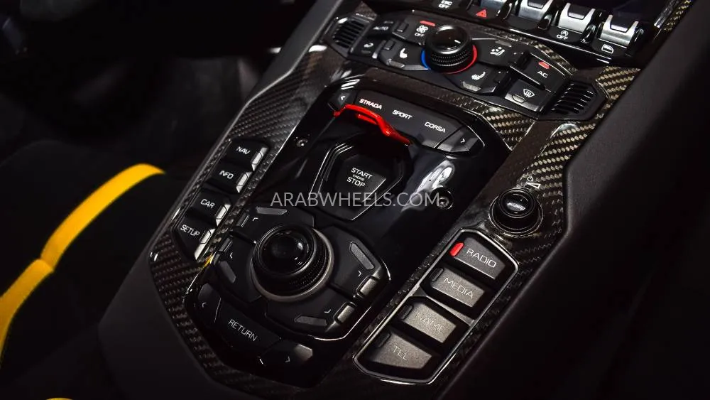 لامبورغيني أفينتادور 2016 for Sale in دبي Image-8