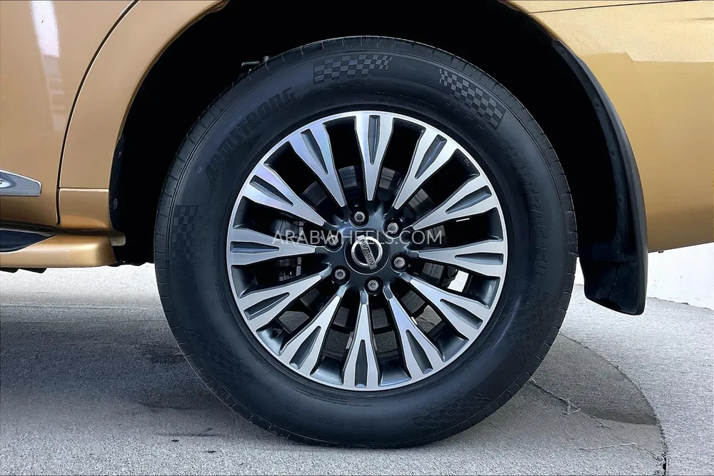 Nissan Patrol 2021 for Sale in Sharjah Image-9