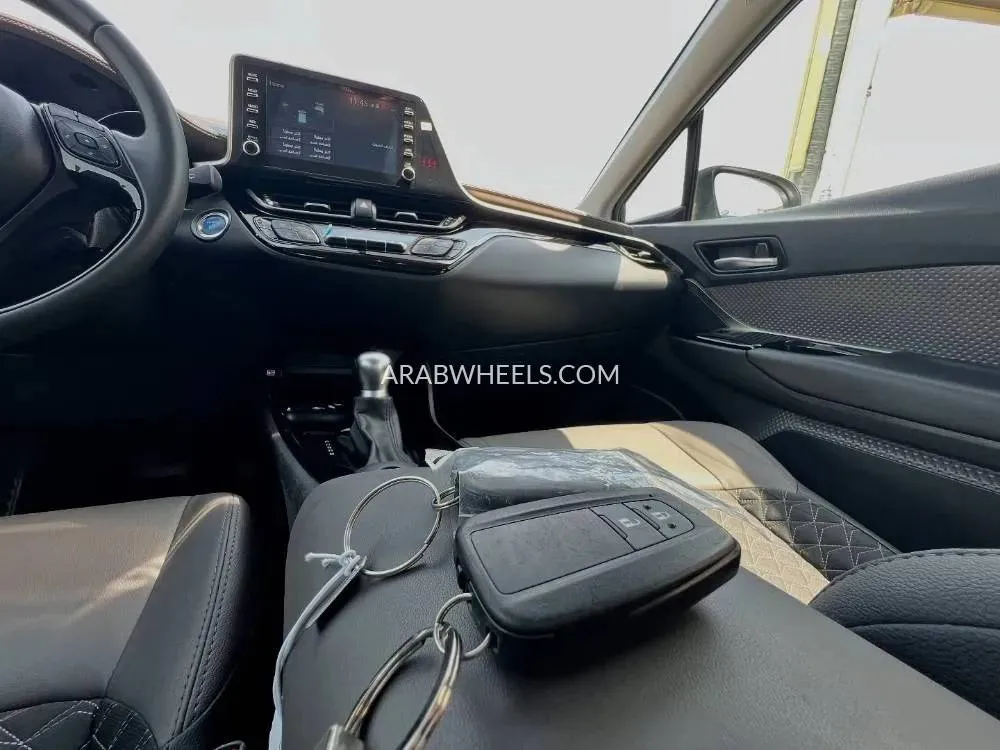 Toyota C-HR 2022 for Sale in Sharjah Image-6