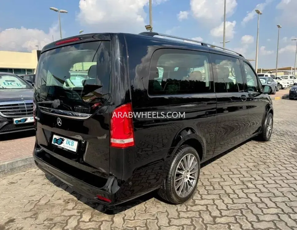 Mercedes Benz V Class 2023 for Sale in Sharjah Image-9