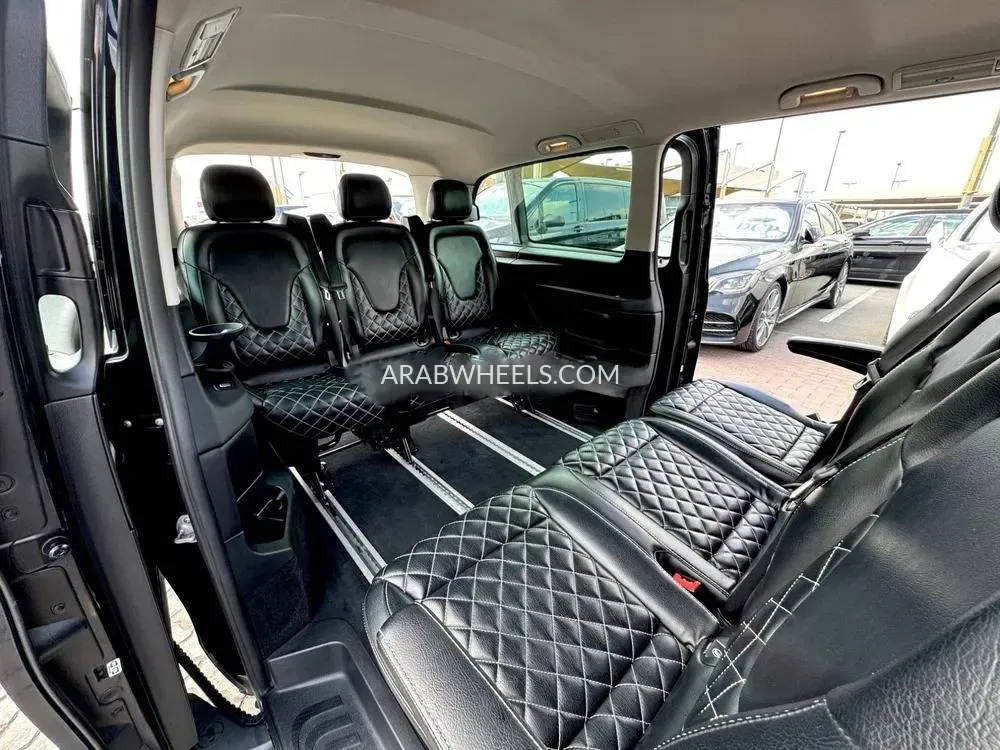 Mercedes Benz V Class 2023 for Sale in Sharjah Image-18