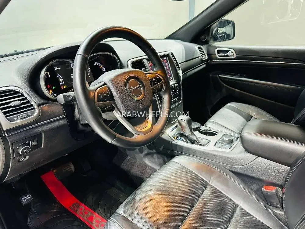 Jeep Grand Cherokee 2018 for Sale in Dubai Image-6