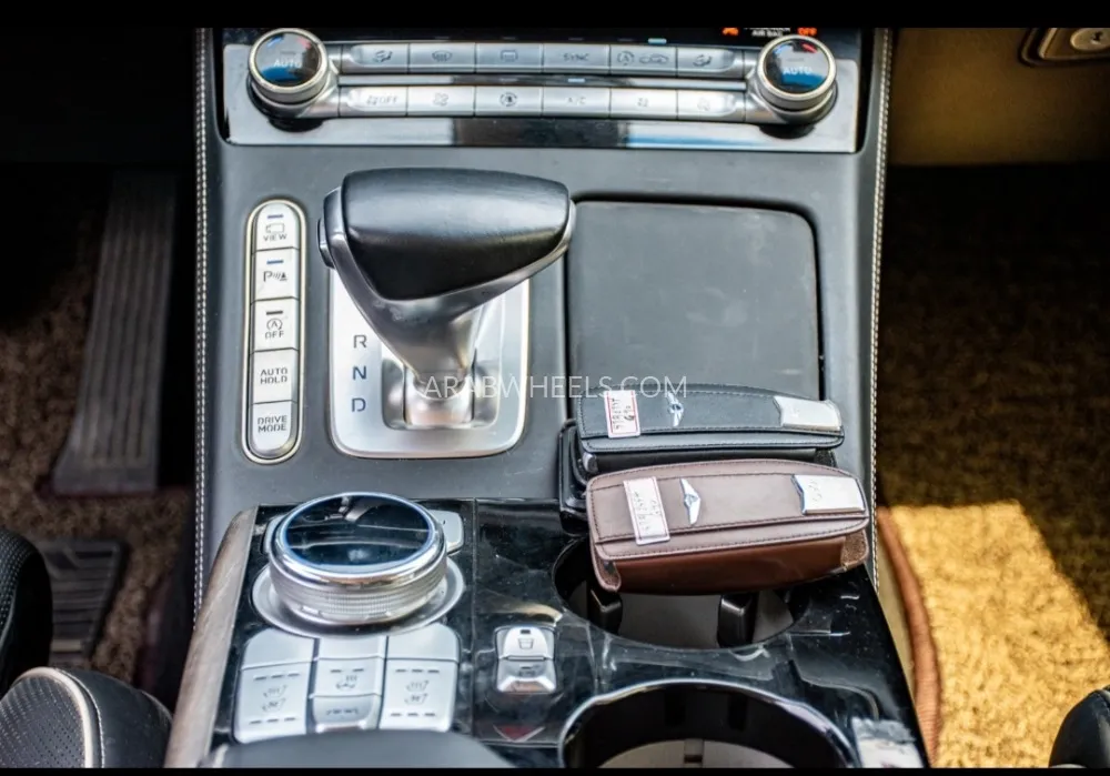 Genesis G90 2019 for Sale in Abu Dhabi Image-4