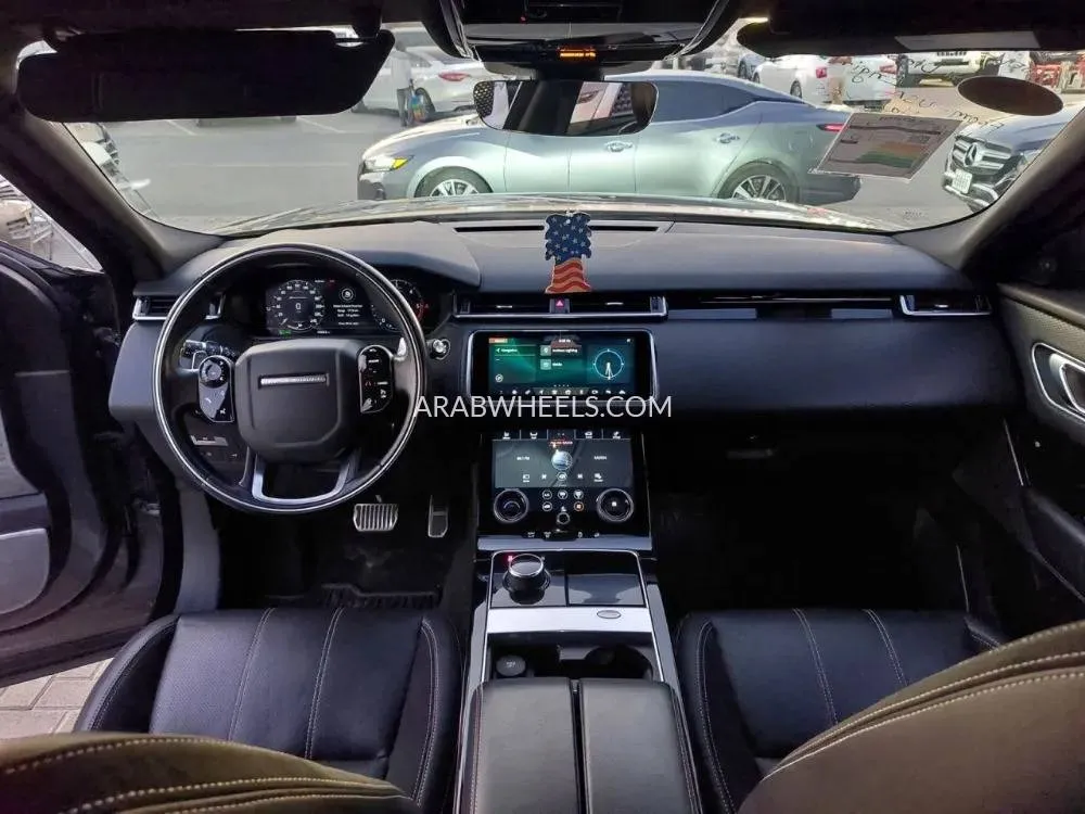 Land Rover Range Rover Velar 2018 for Sale in Sharjah Image-4